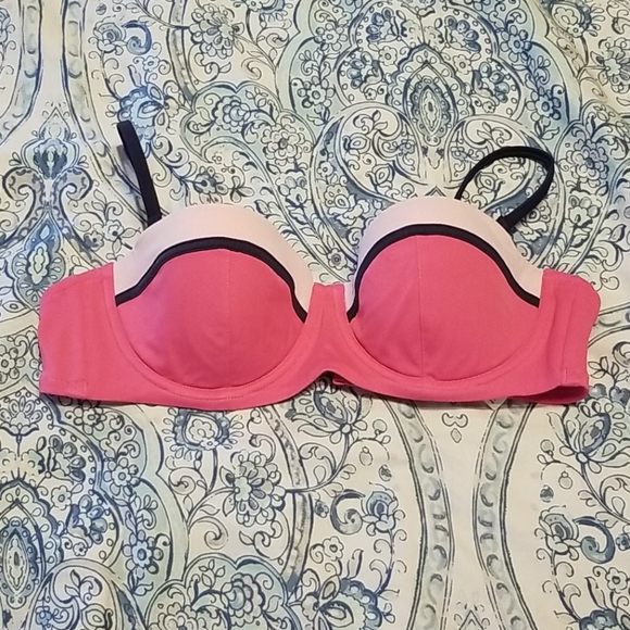 Pink bathing suit top with removal straps - Picture 2 of 5